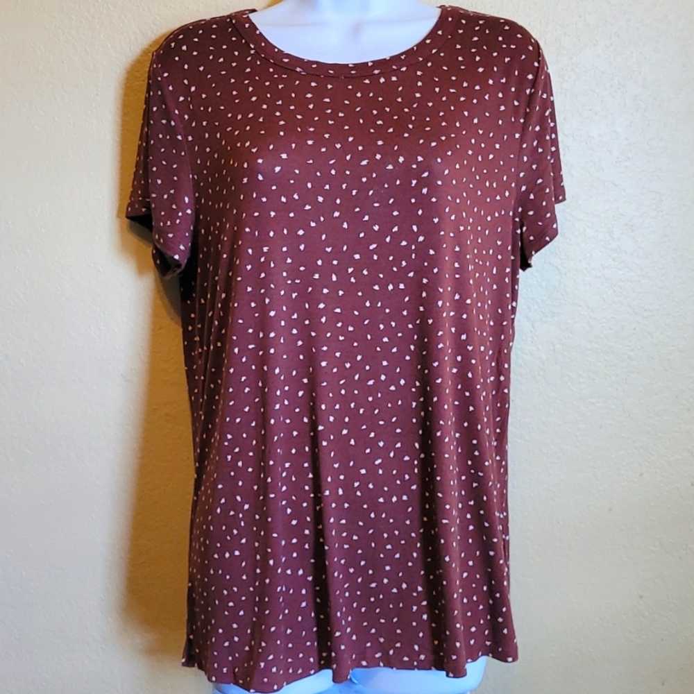 Scoop-neck T